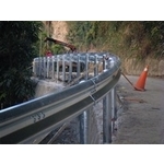 鋼板護欄 - 宏鼎鋼鐵興業股份有限公司