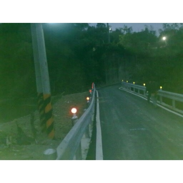 鋼板護欄-宏鼎鋼鐵興業股份有限公司