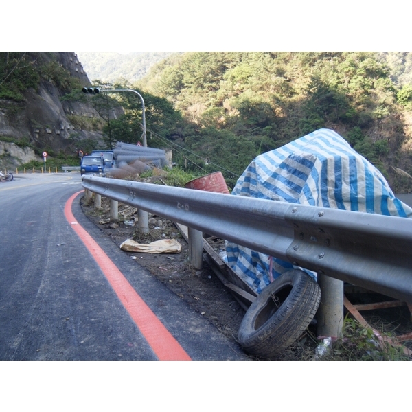 鋼板護欄,宏鼎鋼鐵興業股份有限公司