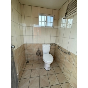 廁所 , 合發水泥加工所