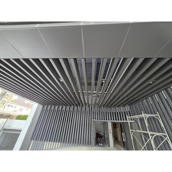 台中格柵工程實績｜台中地下停車場入口鋁格柵工程