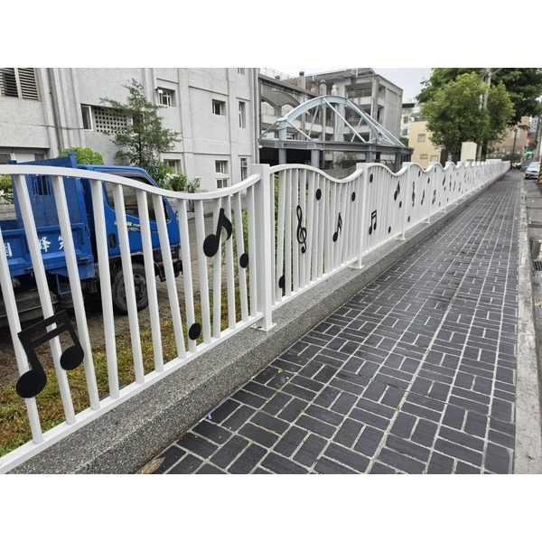 臺中格柵工程實績｜臺中市太平國民小學鋁格柵工程