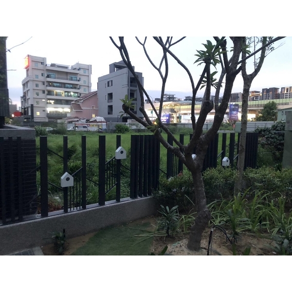 台中格柵工程實績｜台中鋁格柵圍牆工程