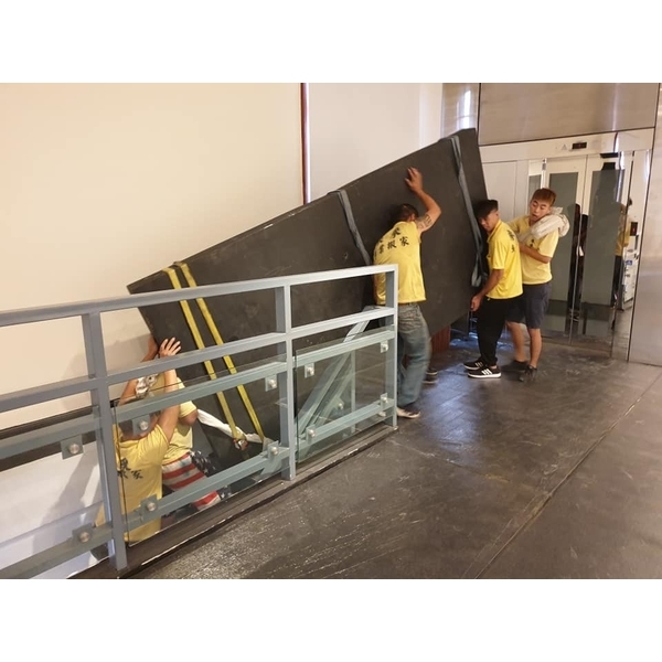 學校道具畫展搬運-來來專業搬家公司