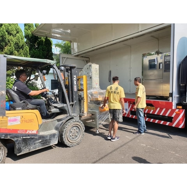 各式精密儀器搬遷吊掛-來來專業搬家公司