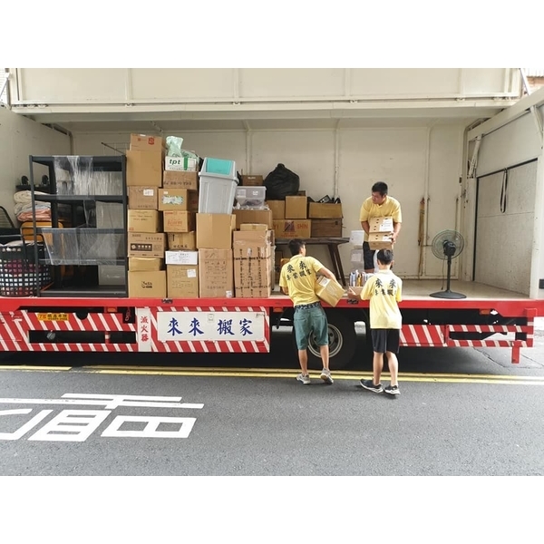 11噸歐翼可側掀箱型大貨車-來來專業搬家公司