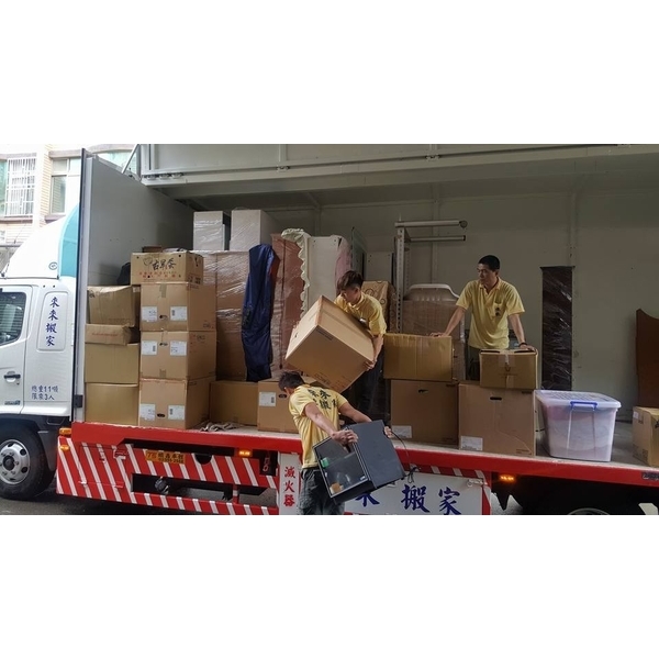 11噸歐翼可側掀箱型大貨車-來來專業搬家公司