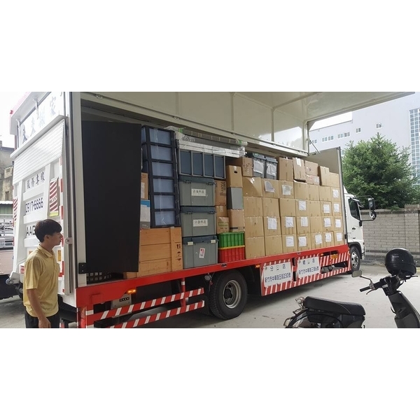 11噸歐翼可側掀箱型大貨車-來來專業搬家公司