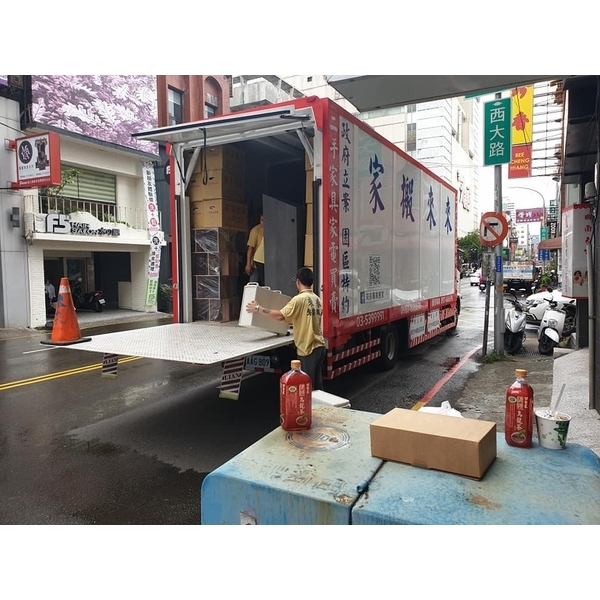 11噸歐翼可側掀箱型大貨車-來來專業搬家公司