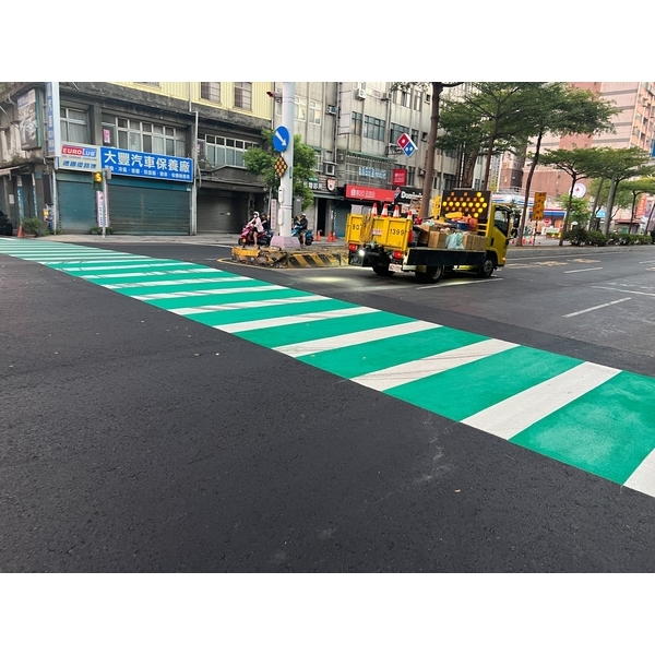 人行道－冷塑型彩色止滑道路塗料,新晟化工原料企業有限公司