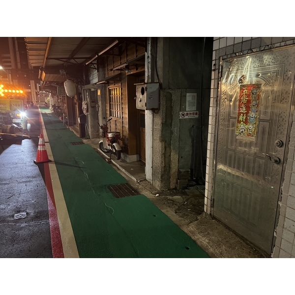 人行道－冷塑型彩色止滑道路塗料-新晟化工原料企業有限公司