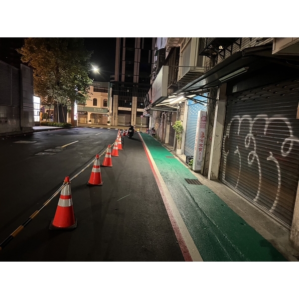 人行道－冷塑型彩色止滑道路塗料-新晟化工原料企業有限公司