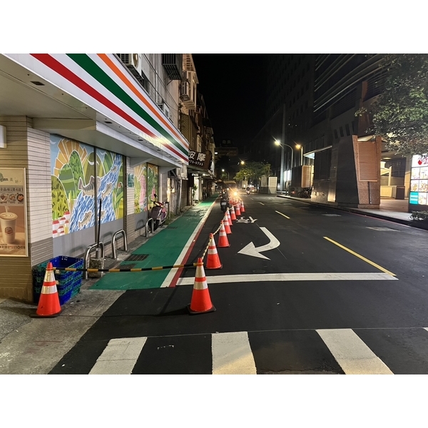 人行道－冷塑型彩色止滑道路塗料-新晟化工原料企業有限公司