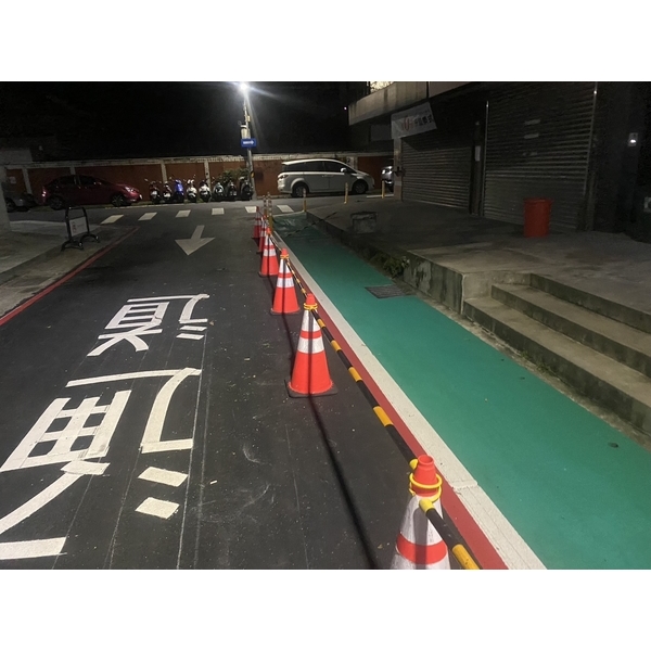 人行道－冷塑型彩色止滑道路塗料-新晟化工原料企業有限公司