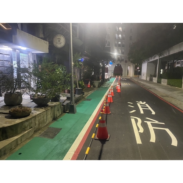 人行道－冷塑型彩色止滑道路塗料-新晟化工原料企業有限公司