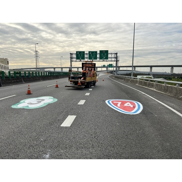 國3霧峰交流道道路編號塗料工程-新晟化工原料企業有限公司
