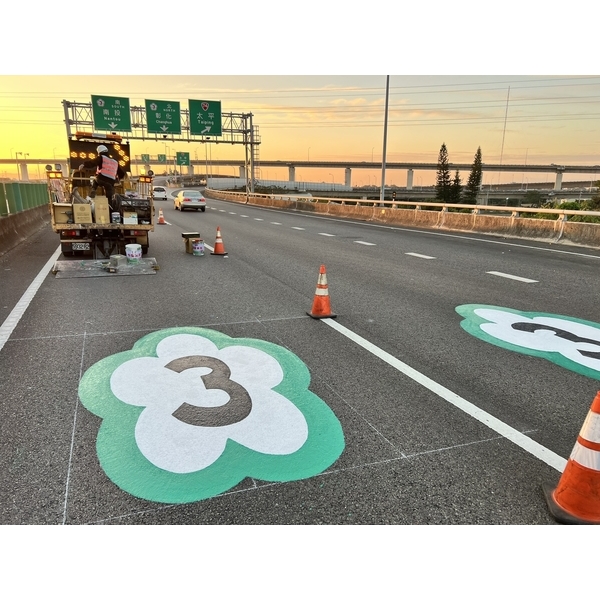 國3霧峰交流道道路編號塗料工程-新晟化工原料企業有限公司