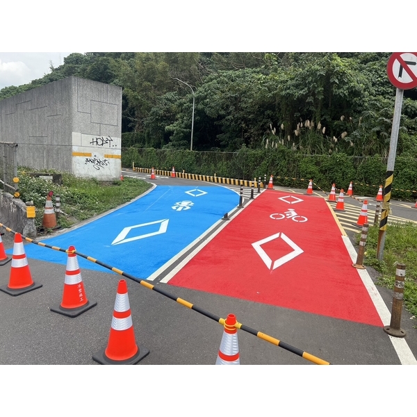 自行車道－冷塑型彩色止滑道路塗料,新晟化工原料企業有限公司