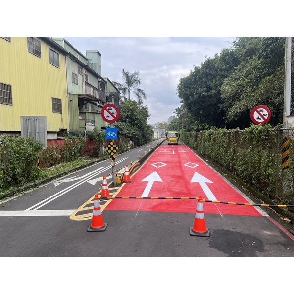 自行車道－冷塑型彩色止滑道路塗料-新晟化工原料企業有限公司