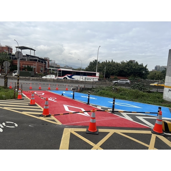 自行車道－冷塑型彩色止滑道路塗料-新晟化工原料企業有限公司