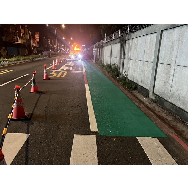 人行道－冷塑型彩色止滑道路塗料-新晟化工原料企業有限公司