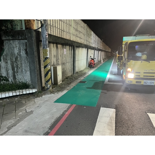 人行道－冷塑型彩色止滑道路塗料-新晟化工原料企業有限公司