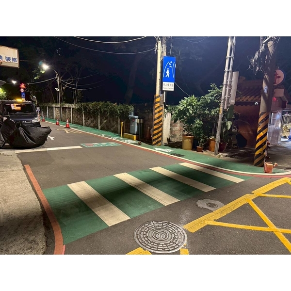 人行道－冷塑型彩色止滑道路塗料-新晟化工原料企業有限公司