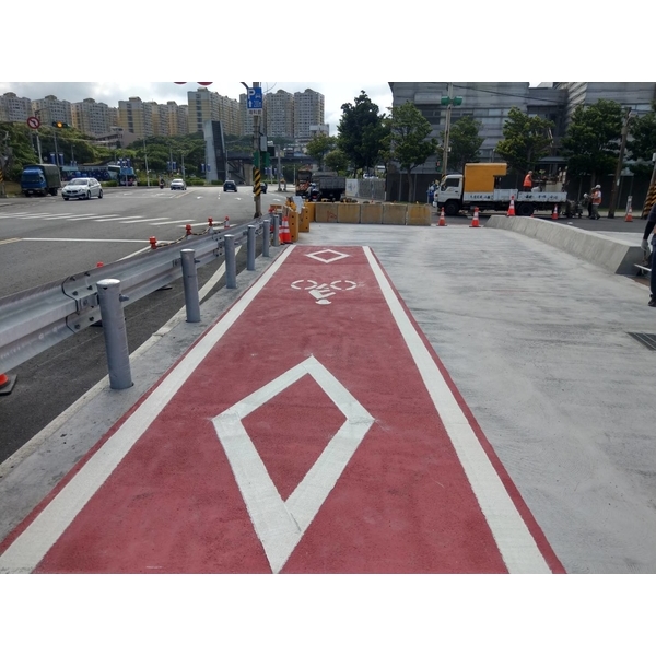 自行車道－冷塑型彩色止滑道路塗料,新晟化工原料企業有限公司