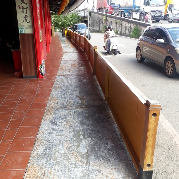 人行道－冷塑型彩色止滑道路塗料-新晟化工原料企業有限公司