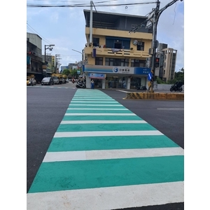 冷塑型彩色止滑道路塗料-道路斑馬線施工