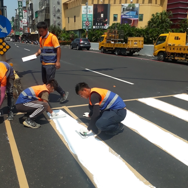 斑馬線－冷塑型彩色止滑道路塗料