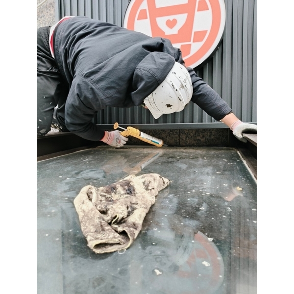 新竹採光罩防水工程實績｜竹北豐邑大有可為採光罩防水面漆粉刷工程-上承防水工程團隊