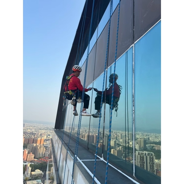 臺中防水工程實績｜臺中市南區外牆蜘蛛人大樓玻璃帷幕牆防水工程