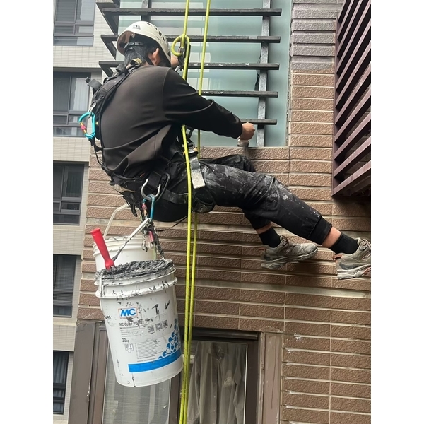 新竹防水工程實績｜新竹縣竹北市瑆鑽歌德堡房屋外牆防水修補工程