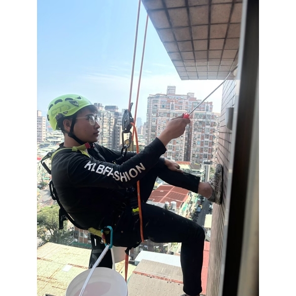 新北防水工程實績｜新北市大樓外牆防水修補工程-上承防水工程團隊