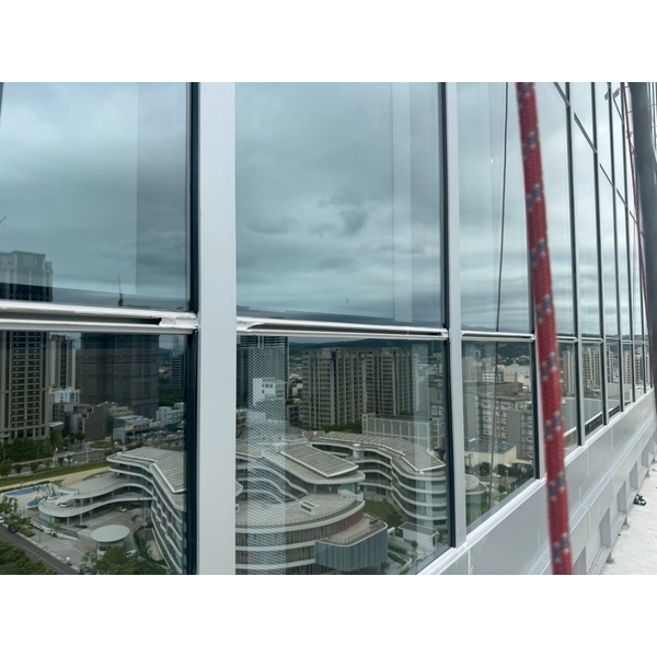 新北防水工程實績｜新北緯創科技辦公大樓窗框防水抓漏工程-上承防水工程團隊