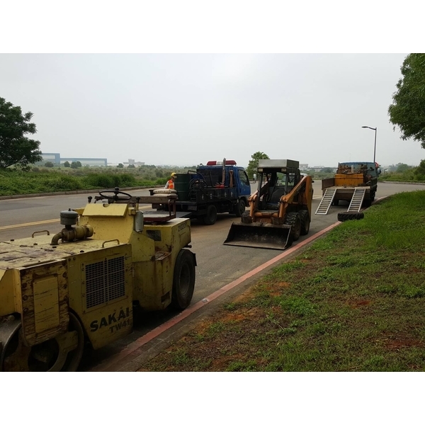 接待出入口柏油鋪設-久傳工程有限公司