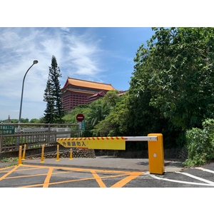 台北市中山區-大型國際飯店  車道門禁管制系統 - 碩譽電機股份有限公司
