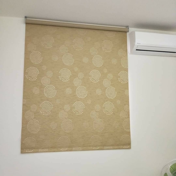 遮光捲簾