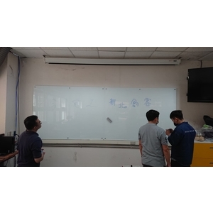 新北高工玻璃白板,吉崴建築工程有限公司