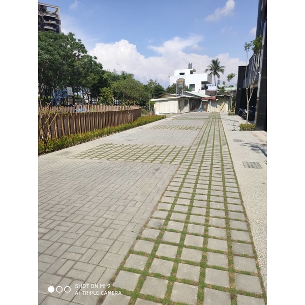 植草磚舖設工程