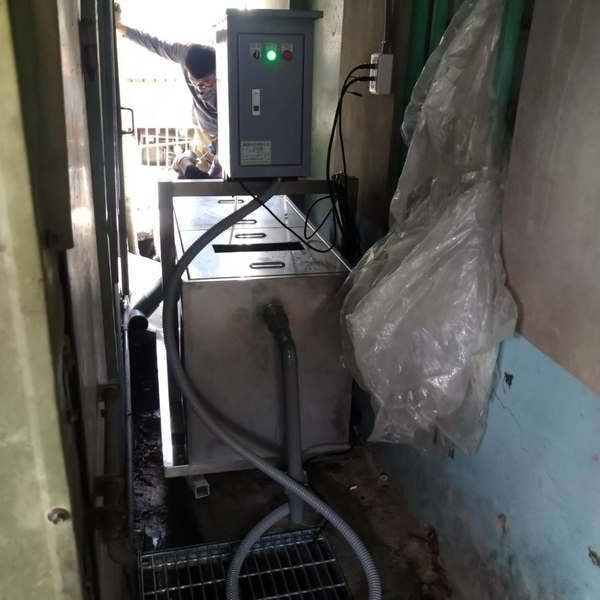隔油槽+刮油設備 隔油槽+刮油設備,富揚科技有限公司