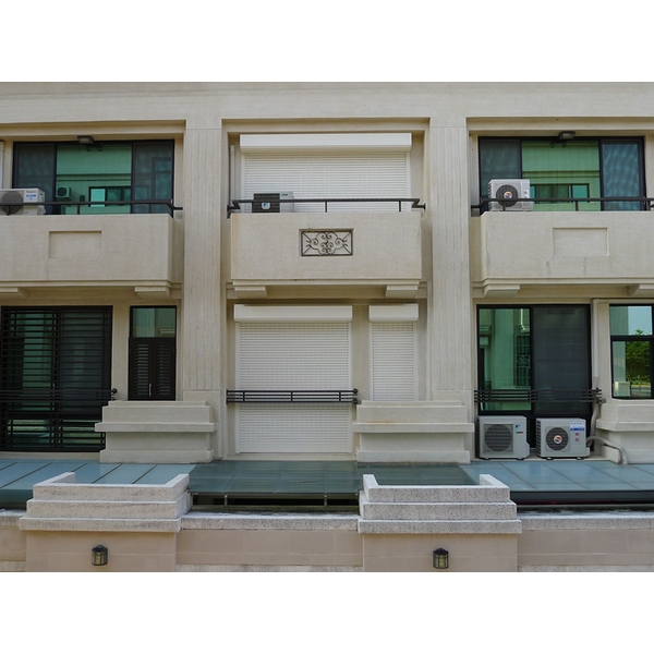 豪瑋捲窗-新皇傢尖端科技門窗