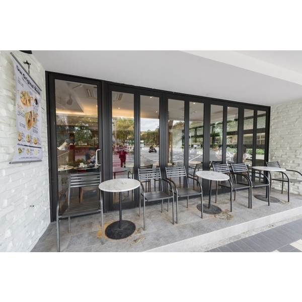 梅花-摺疊門-新皇傢尖端科技門窗