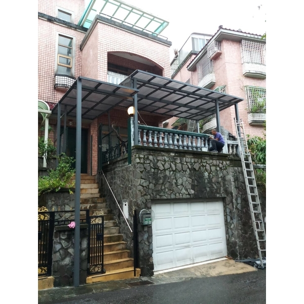 鋁合金PC板採光罩-新皇傢尖端科技門窗