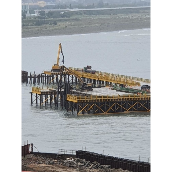 淡江大橋-鋼板樁圍堰、安全支撐、施工構台、施工便橋