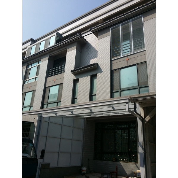 採光罩,廟口工程行