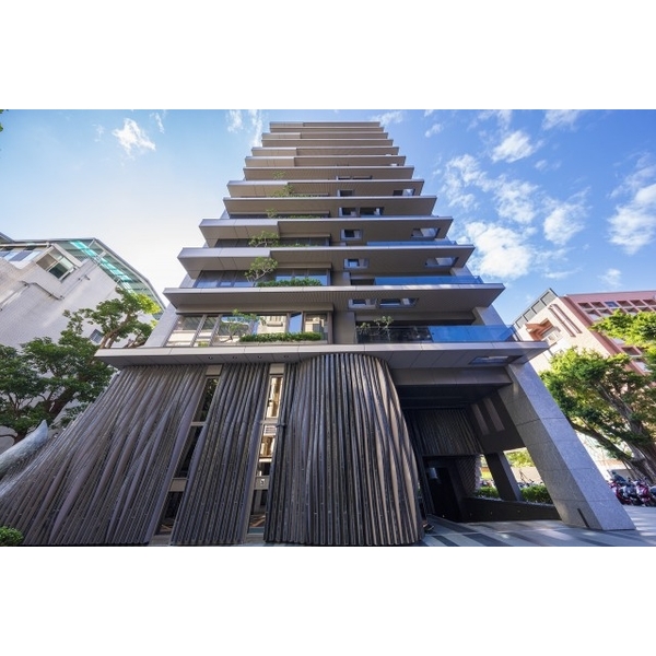 青田青,銓鋐鋁業有限公司