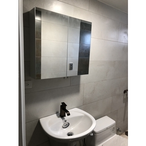 不銹鋼門鏡面吊柜,恒滿溢企業有限公司