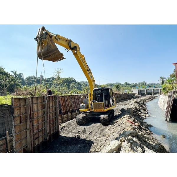 高雄土方工程實績|高雄怪手整地工程 高雄土方工程實績|高雄怪手整地工程-三太子工程行